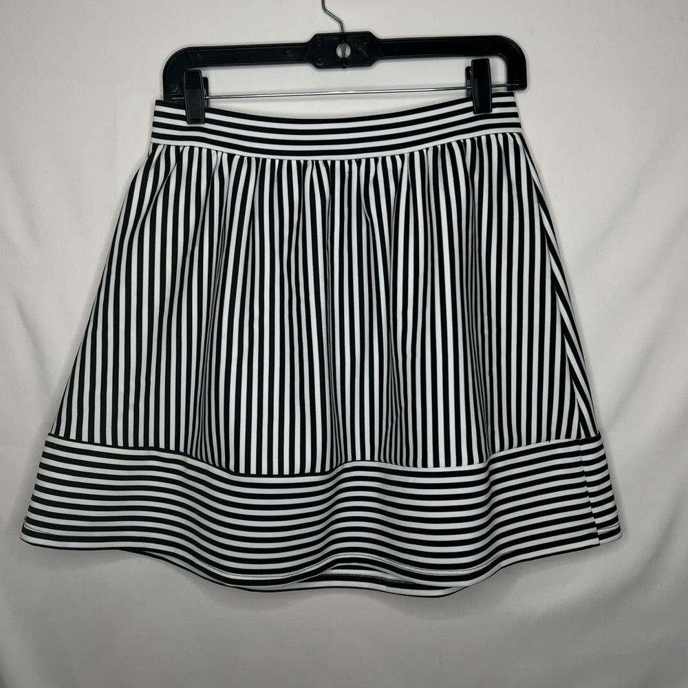 BLACK/ WHITE SKIRT